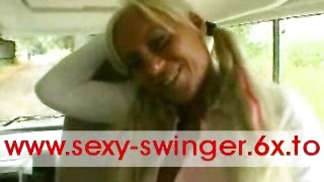 Uma bela bomba Loura tem uma pila enorme. samba porno so gostosas