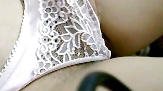 Alais-amordaçado na cama samba porno p ordenha